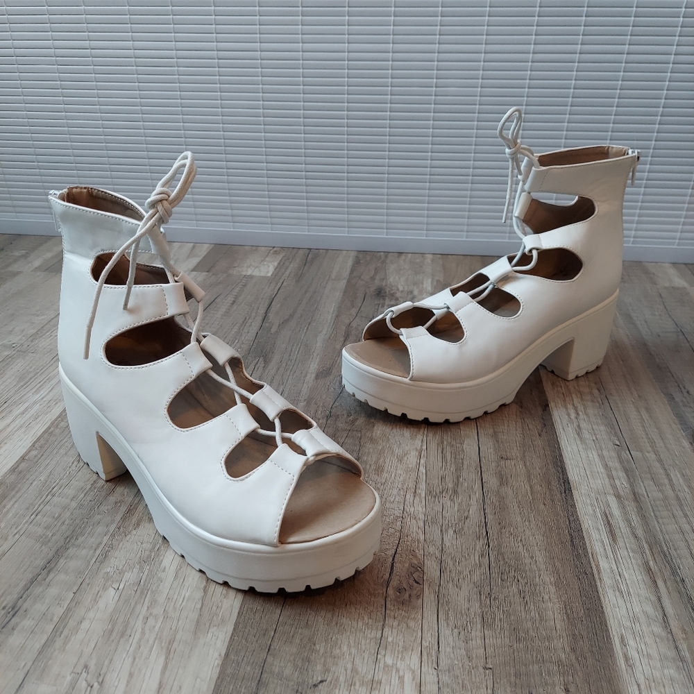 White Chunky Heel Lug Sole Lace Up Sandal Boot 10